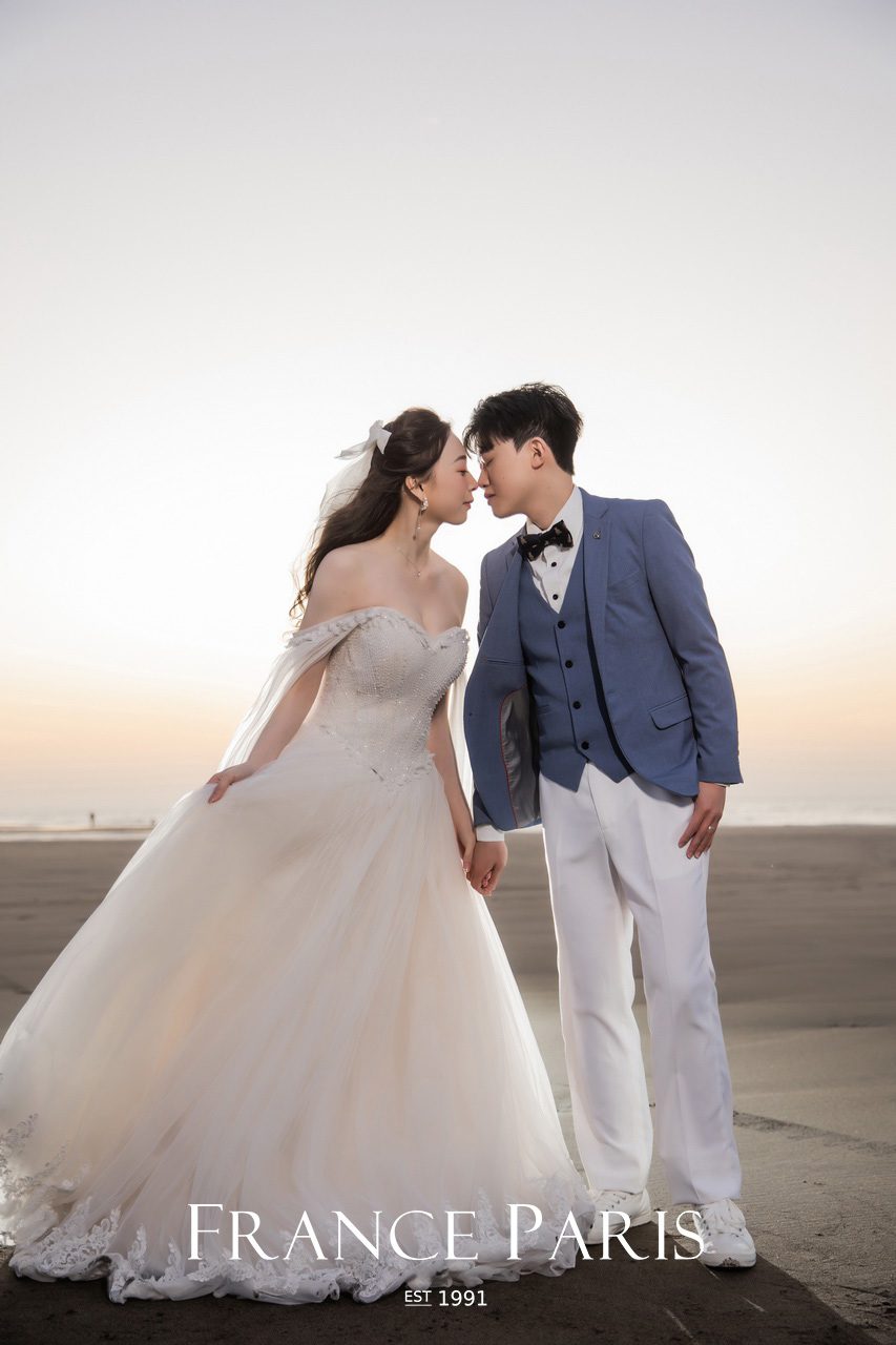 Read more about the article ROMANTIC